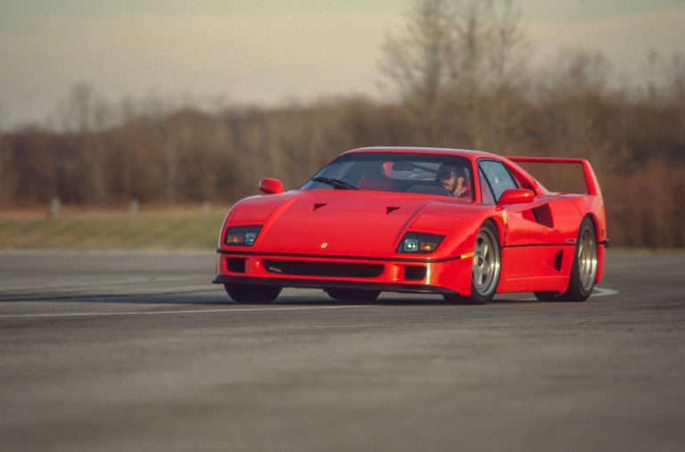 Ferrari F40: Engine, HP and Top Speed