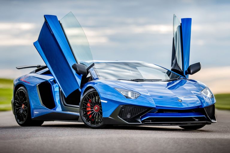 Top 7 Lamborghini Rentals In Dubai